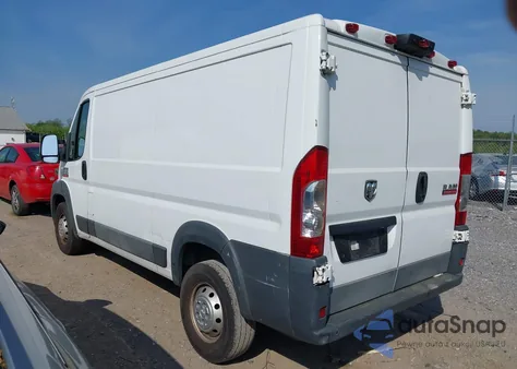 2017 Ram Promaster 1500 Low Roof 136 Wb z USA, uszkodzony, nr VIN 3C6TRVAG6HE552396